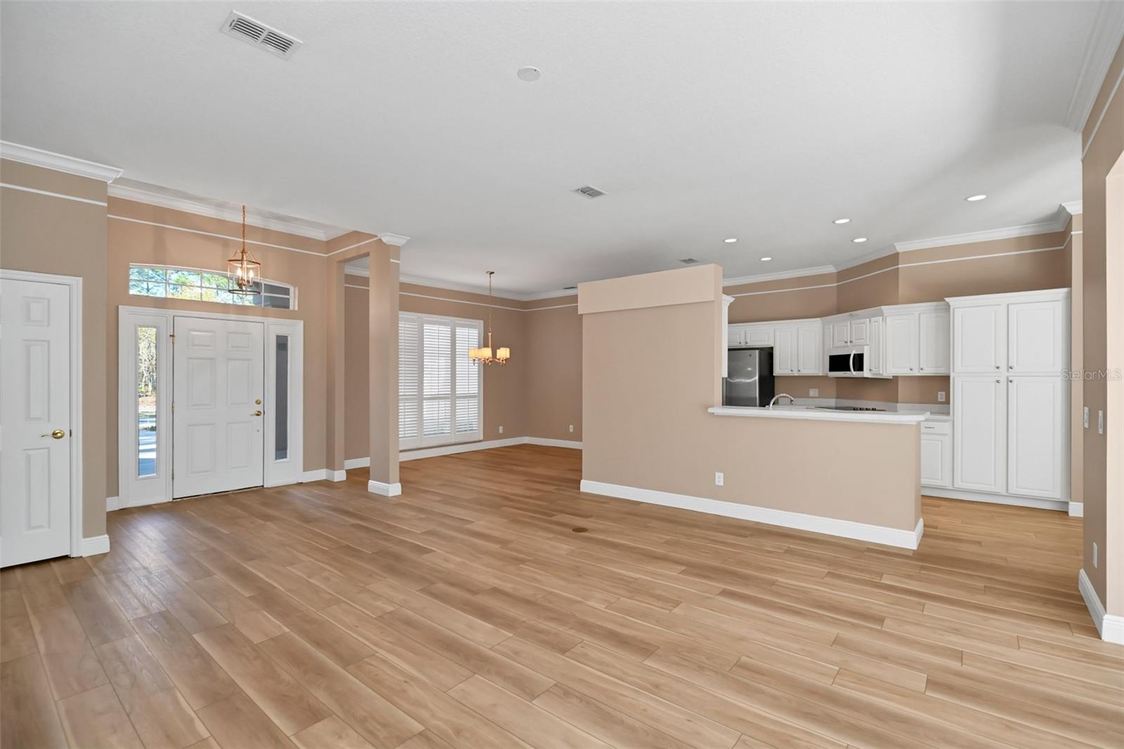 Image 7 of 29 For 17 Elder Court E