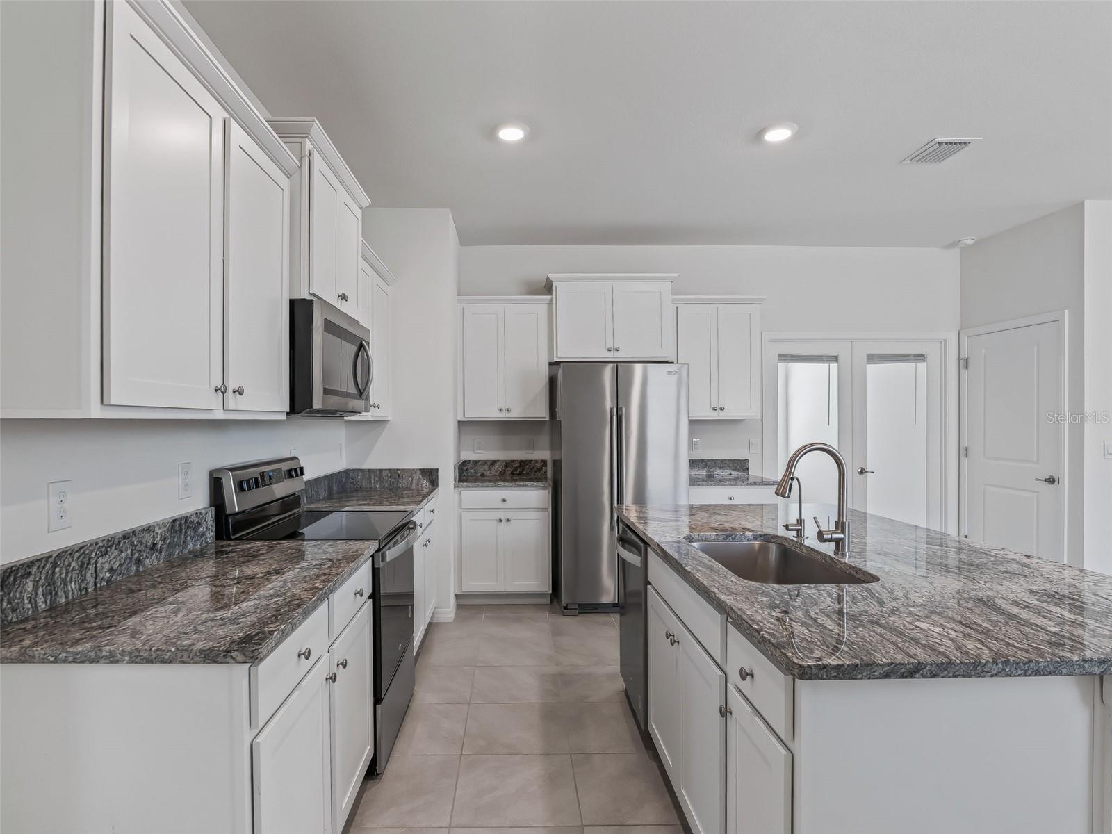 Image 11 of 45 For 5536 40th Loop