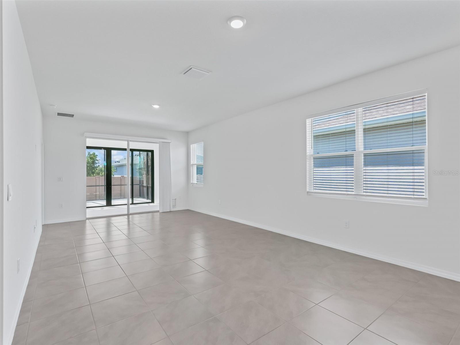 Image 15 of 45 For 5536 40th Loop