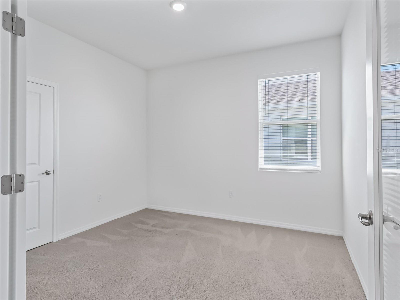 Image 17 of 45 For 5536 40th Loop