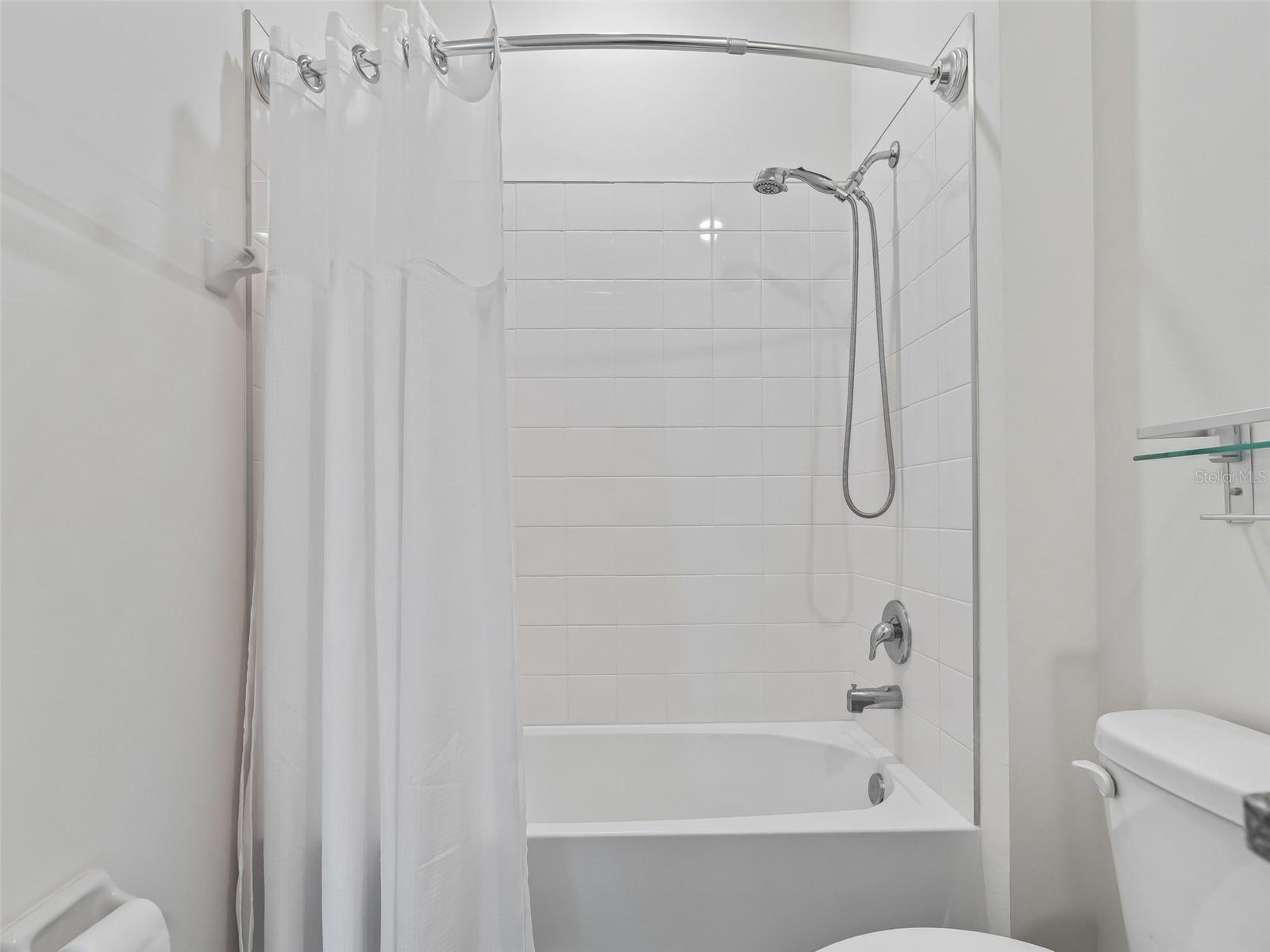 Image 26 of 45 For 5536 40th Loop