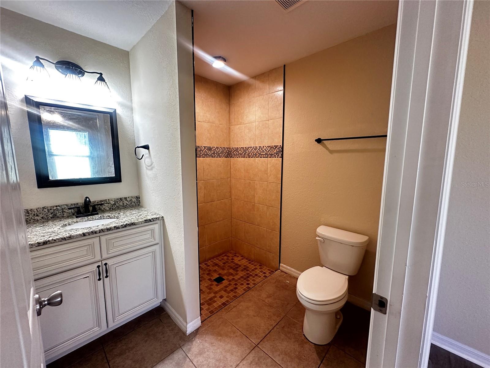 Image 6 of 9 For 18 Pine Circle