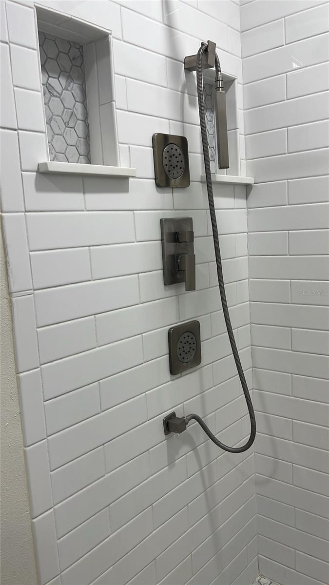 Image 10 of 13 For 12325 72nd Ave