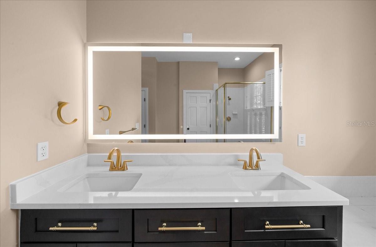 Image 17 of 53 For 4220 20th Avenue