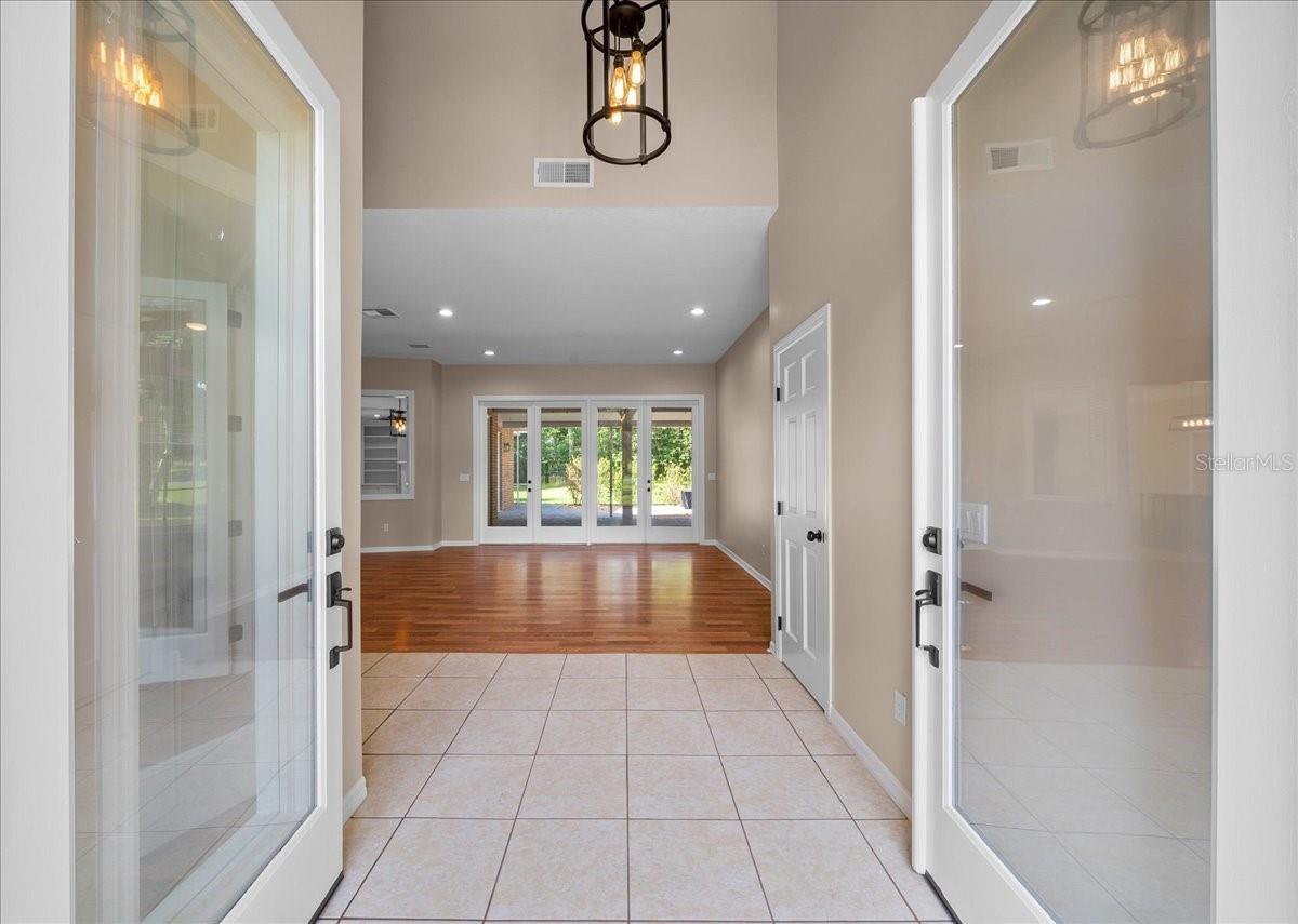 Image 4 of 53 For 4220 20th Avenue