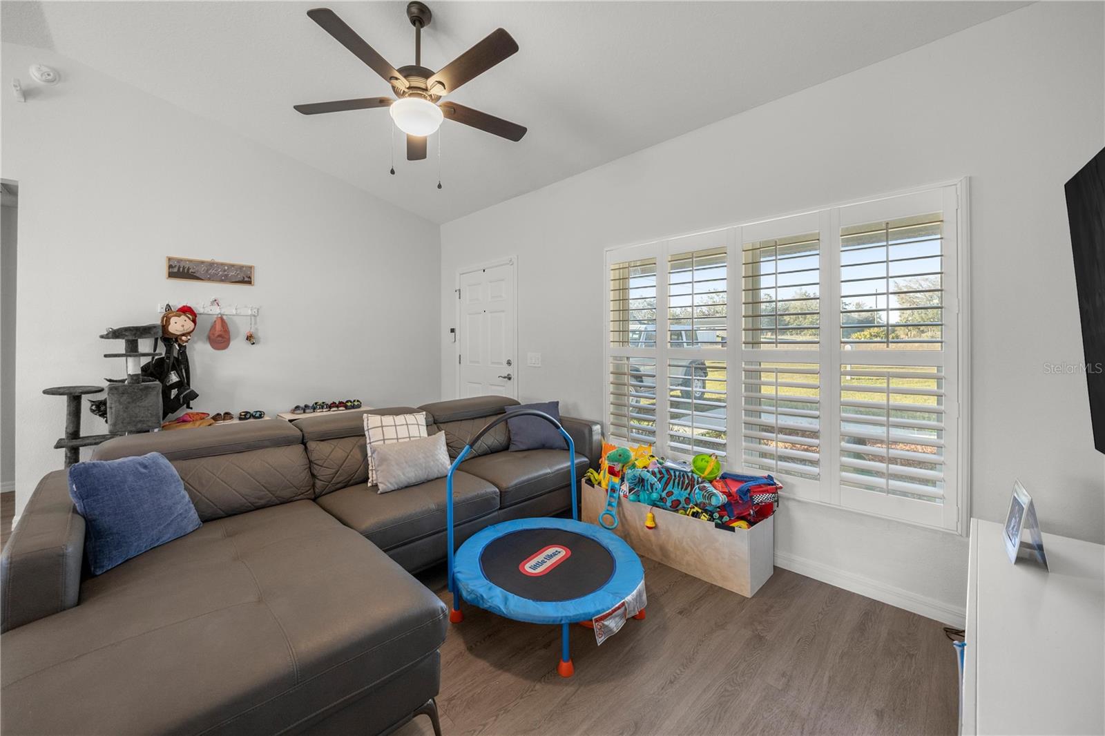 Image 15 of 28 For 13196 106th Street