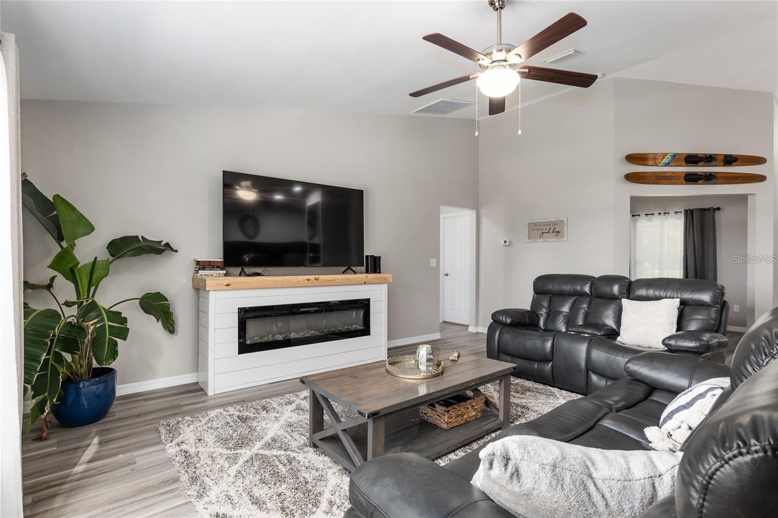 Image 13 of 44 For 9947 117th Street Road