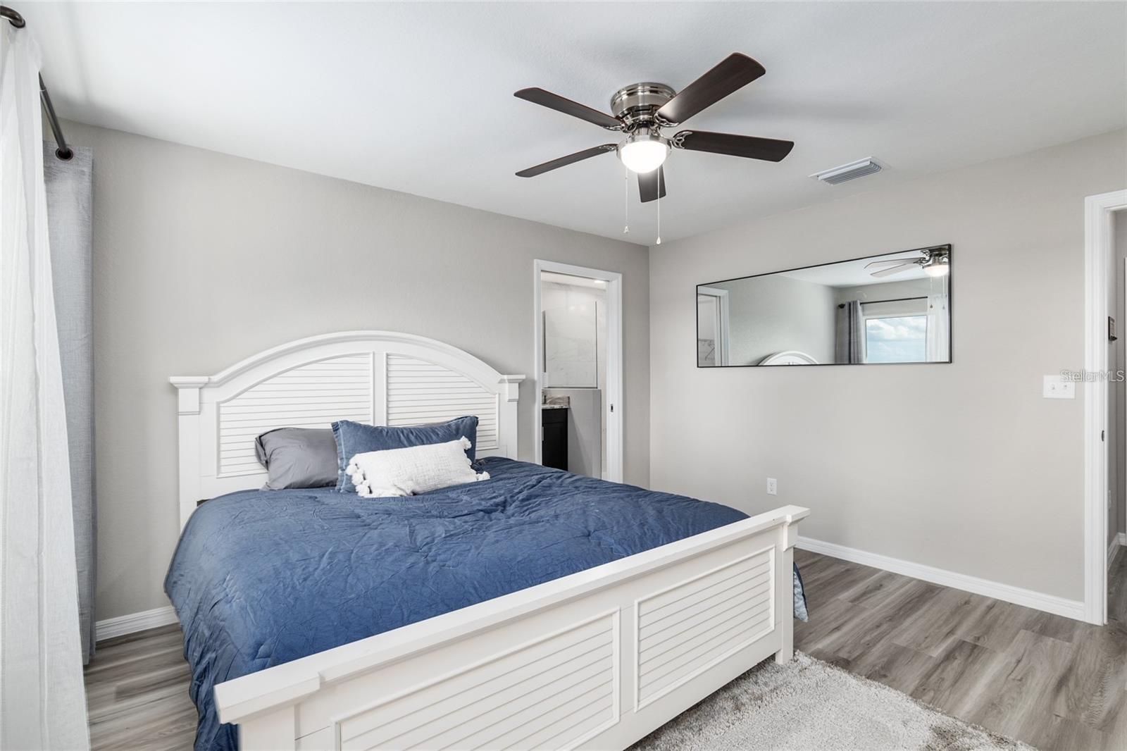 Image 23 of 44 For 9947 117th Street Road