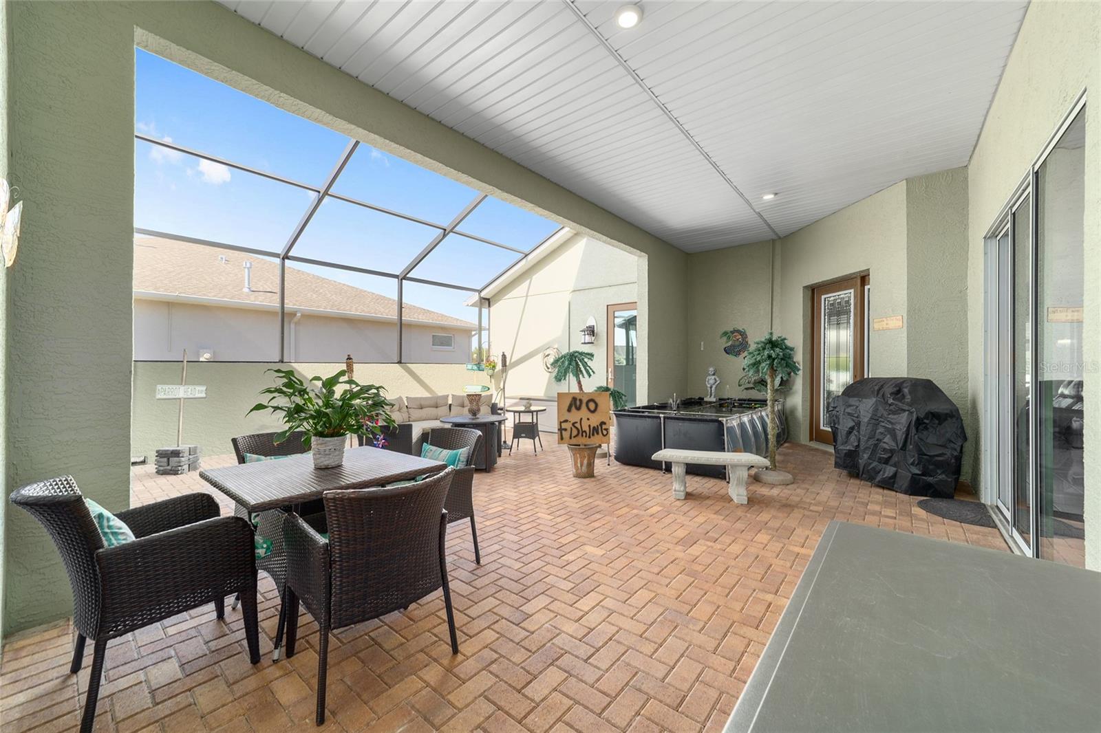 Image 4 of 47 For 8780 93rd Circle