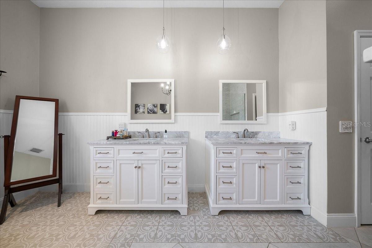 Image 14 of 81 For 2411 27th Street