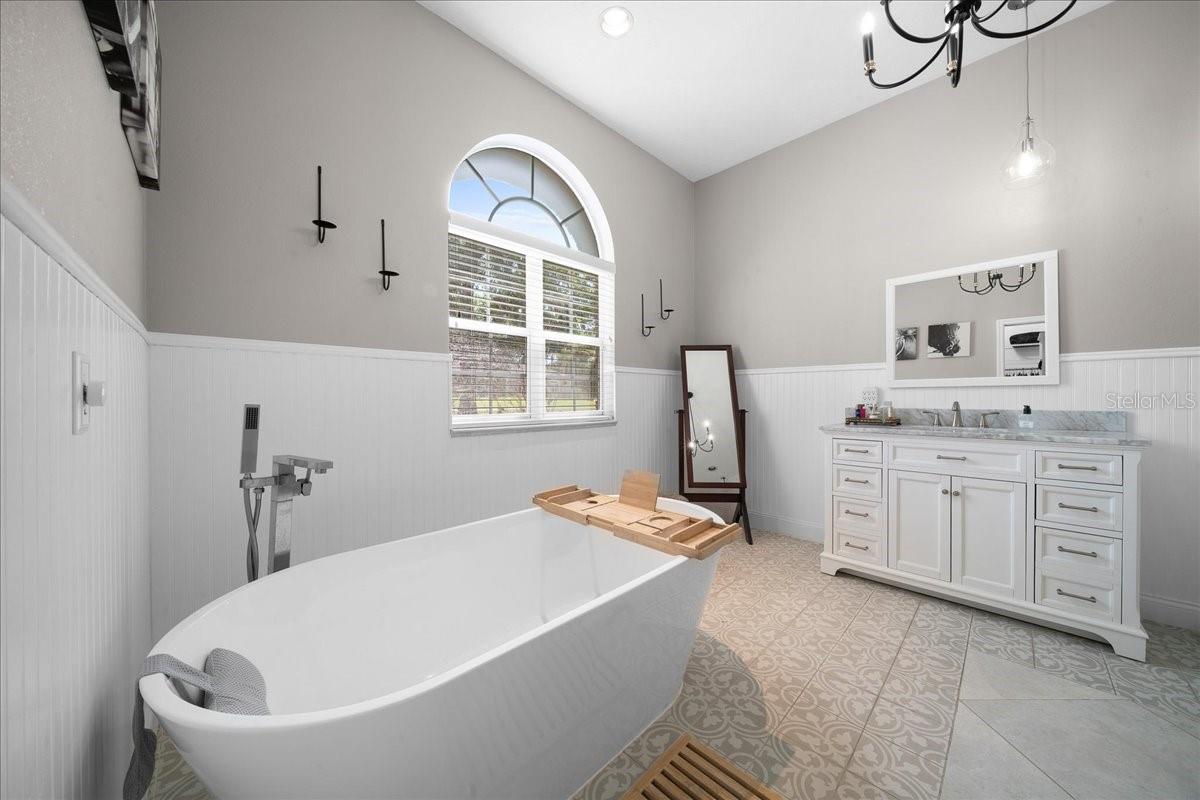 Image 15 of 81 For 2411 27th Street