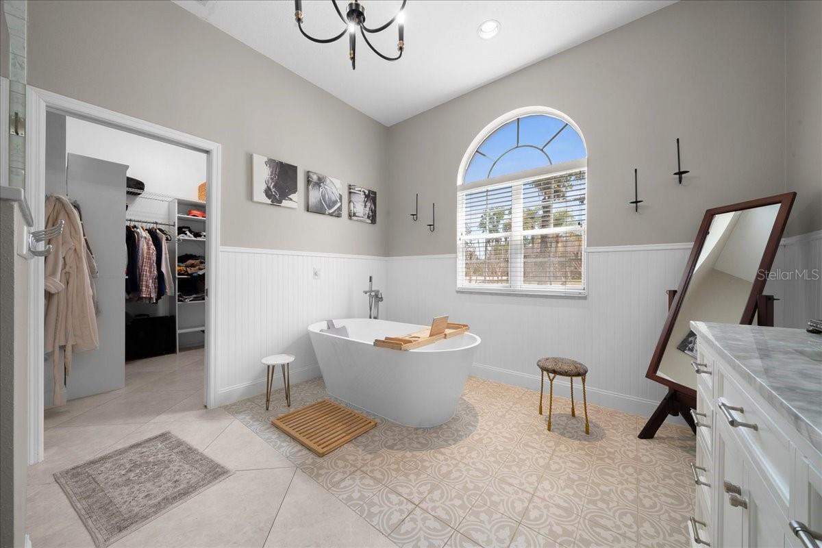 Image 16 of 81 For 2411 27th Street