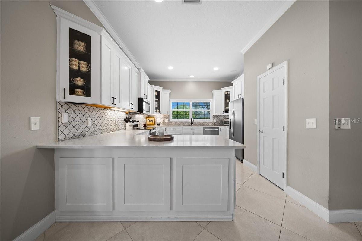 Image 27 of 81 For 2411 27th Street