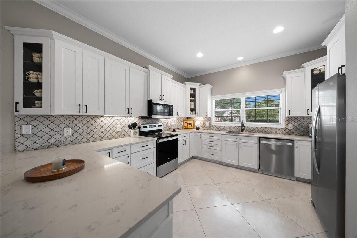 Image 28 of 81 For 2411 27th Street