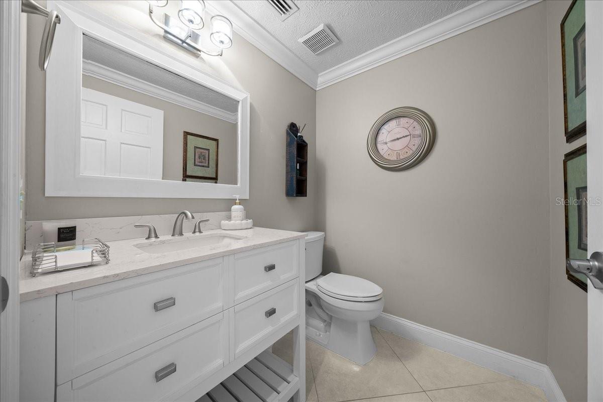 Image 36 of 81 For 2411 27th Street