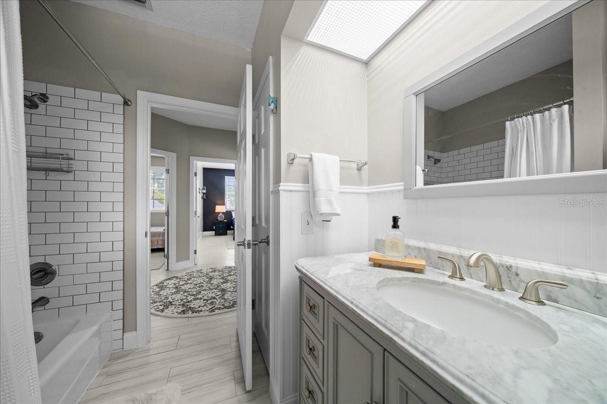 Image 42 of 81 For 2411 27th Street