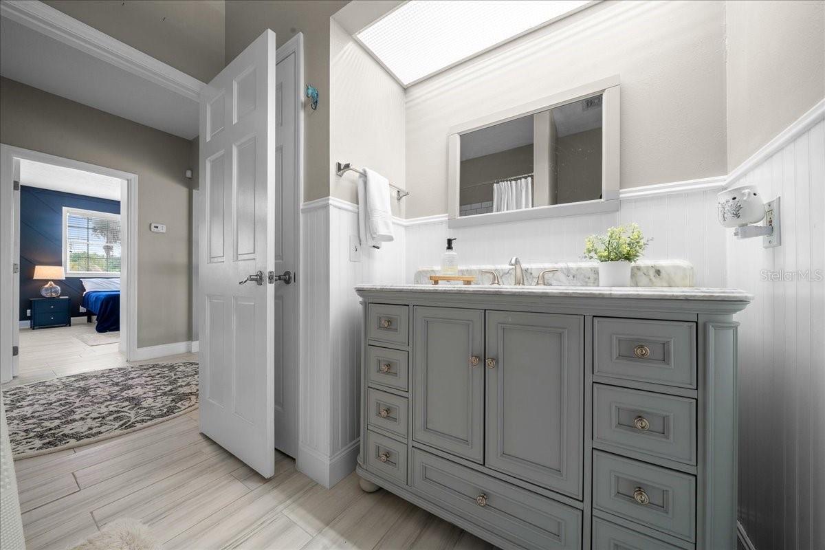 Image 43 of 81 For 2411 27th Street