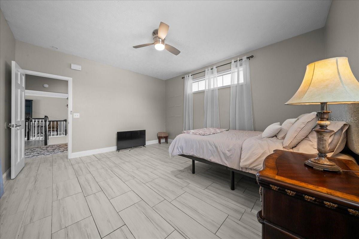 Image 47 of 81 For 2411 27th Street