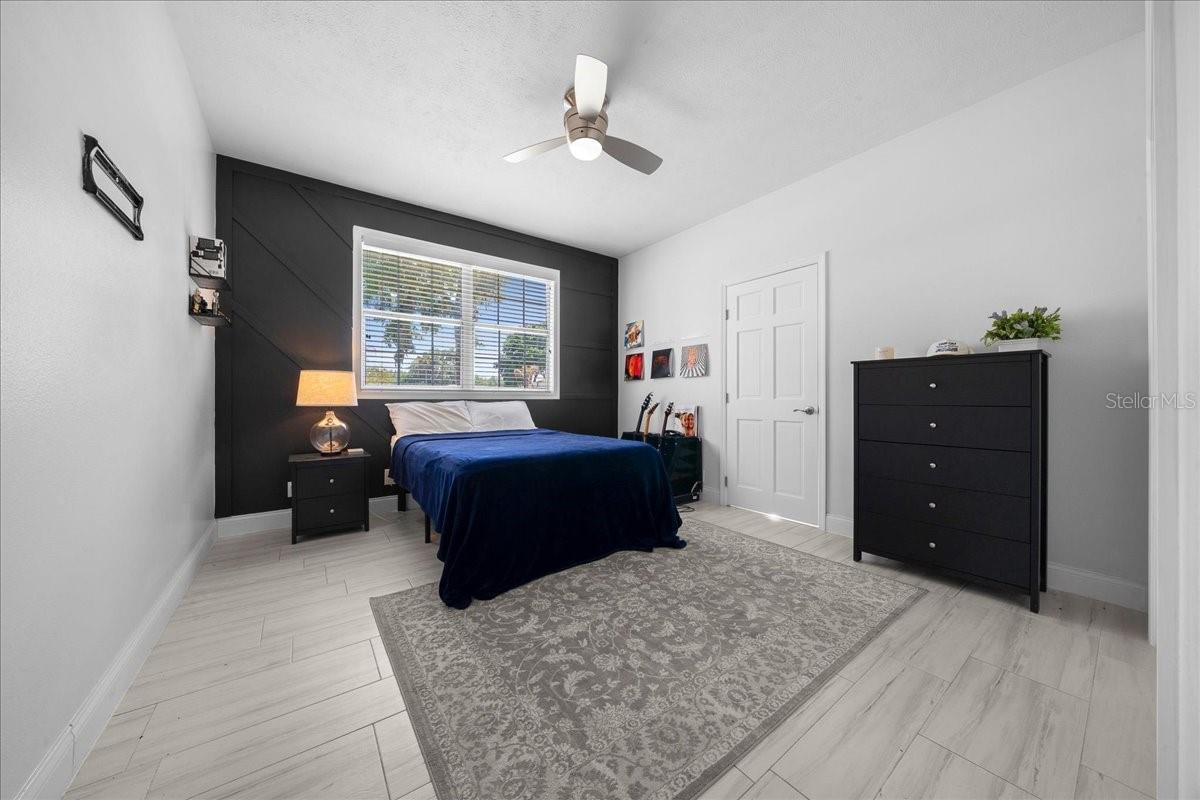 Image 48 of 81 For 2411 27th Street