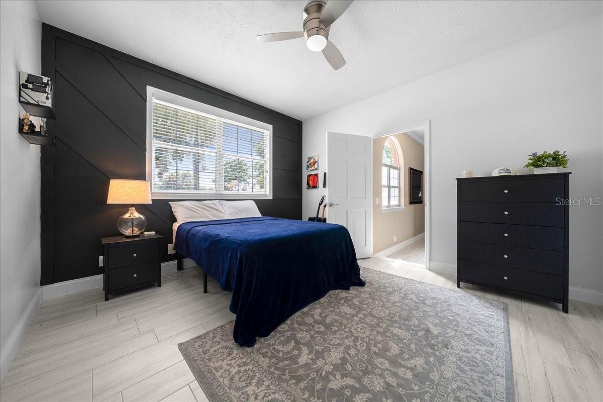 Image 49 of 81 For 2411 27th Street