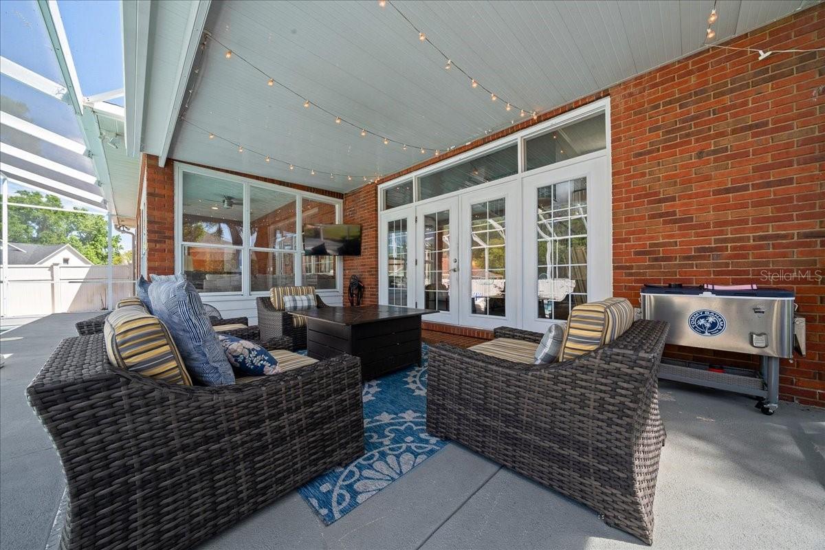 Image 53 of 81 For 2411 27th Street