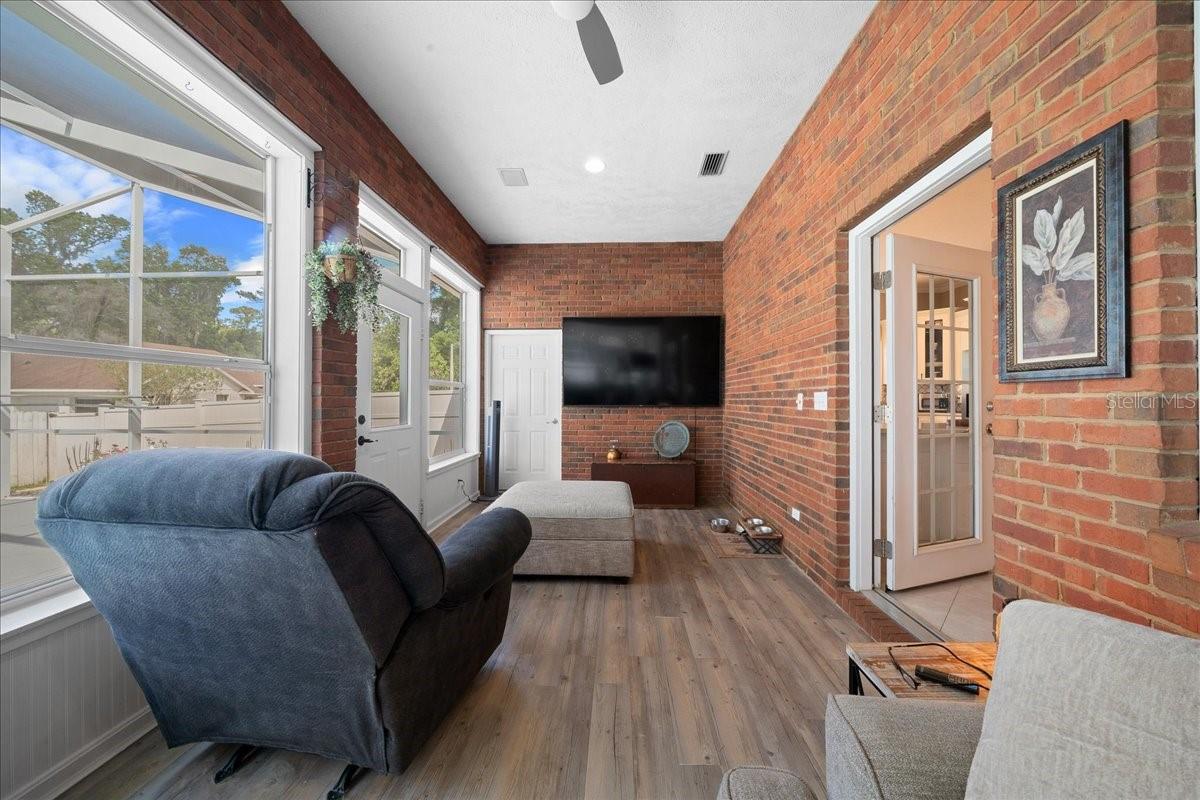 Image 55 of 81 For 2411 27th Street