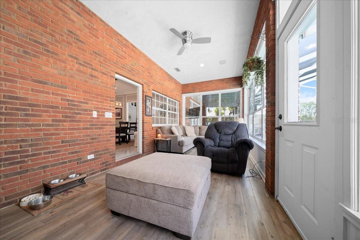 Image 57 of 81 For 2411 27th Street