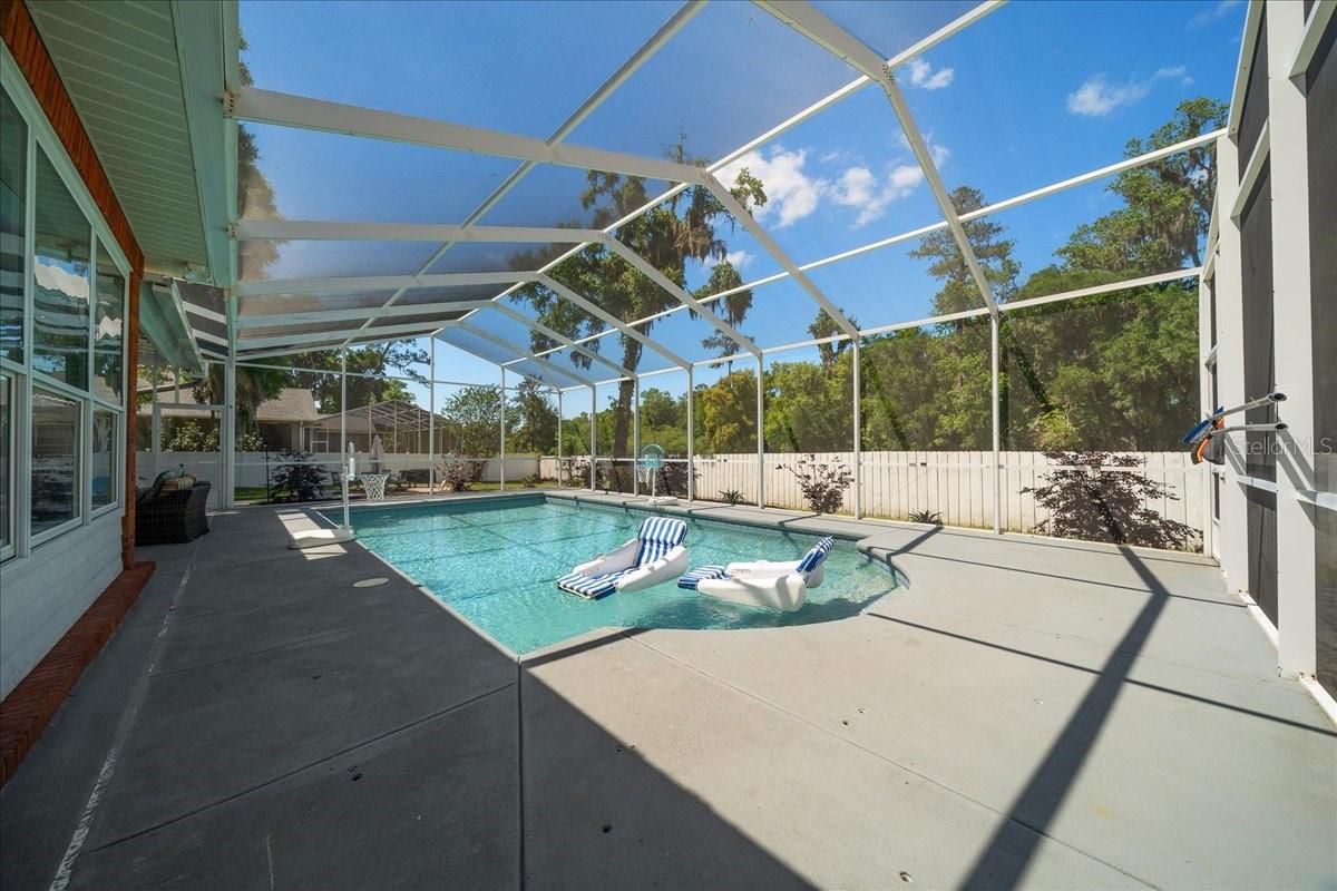 Image 58 of 81 For 2411 27th Street