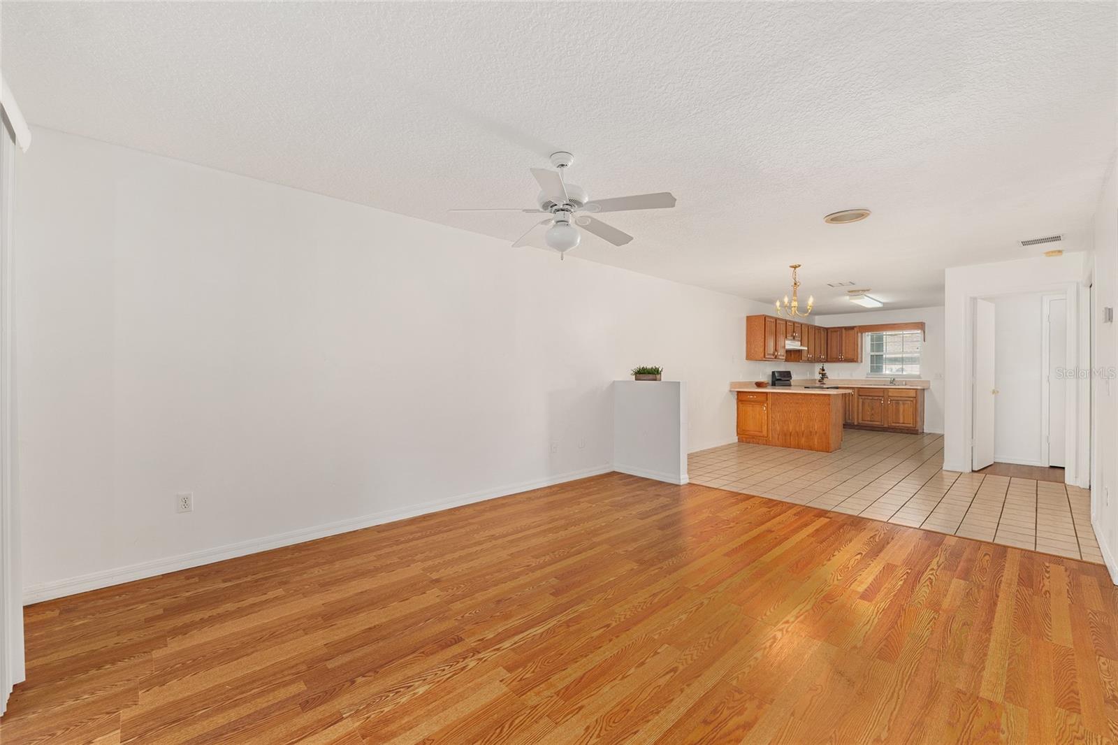 Image 12 of 21 For 11191 55th Avenue Road 401