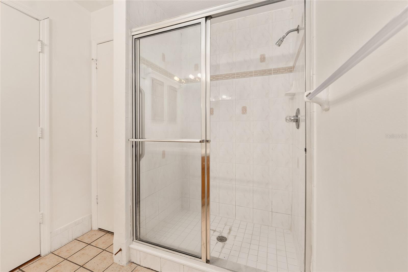 Image 14 of 21 For 11191 55th Avenue Road 401