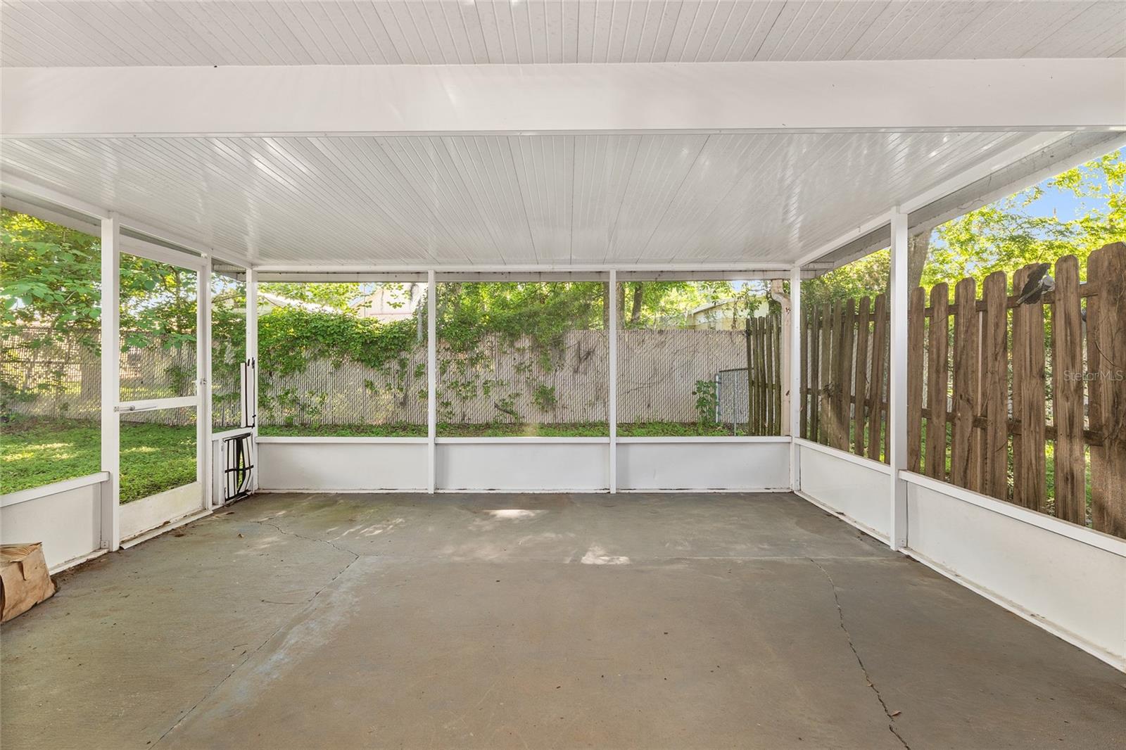 Image 17 of 21 For 11191 55th Avenue Road 401