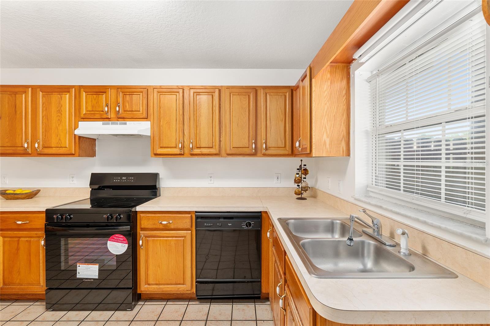 Image 4 of 21 For 11191 55th Avenue Road 401