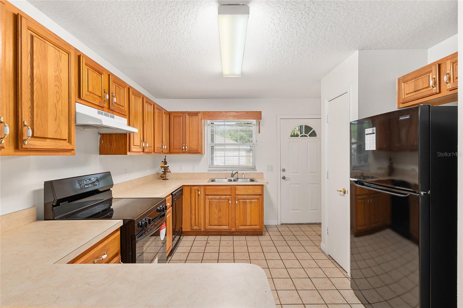 Image 5 of 21 For 11191 55th Avenue Road 401