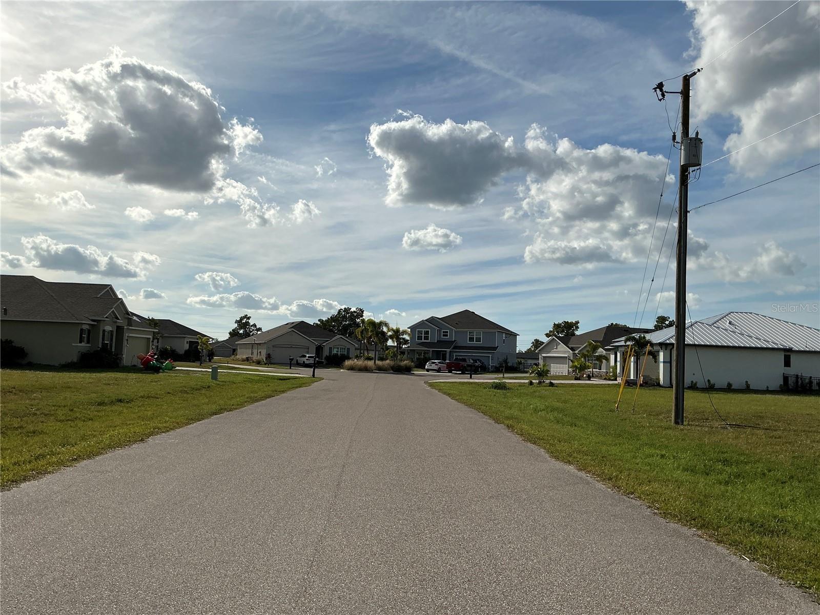 Image 6 of 6 For 16154 Quiche Court