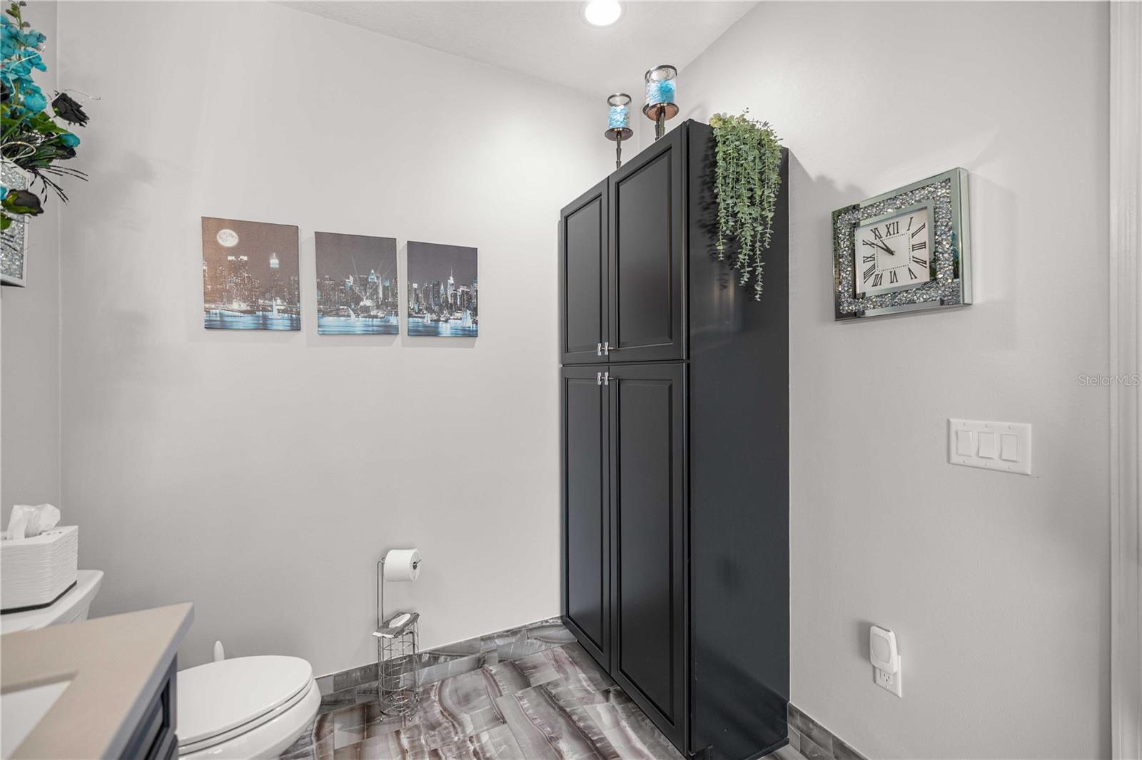 Image 18 of 65 For 11570 72nd Circle