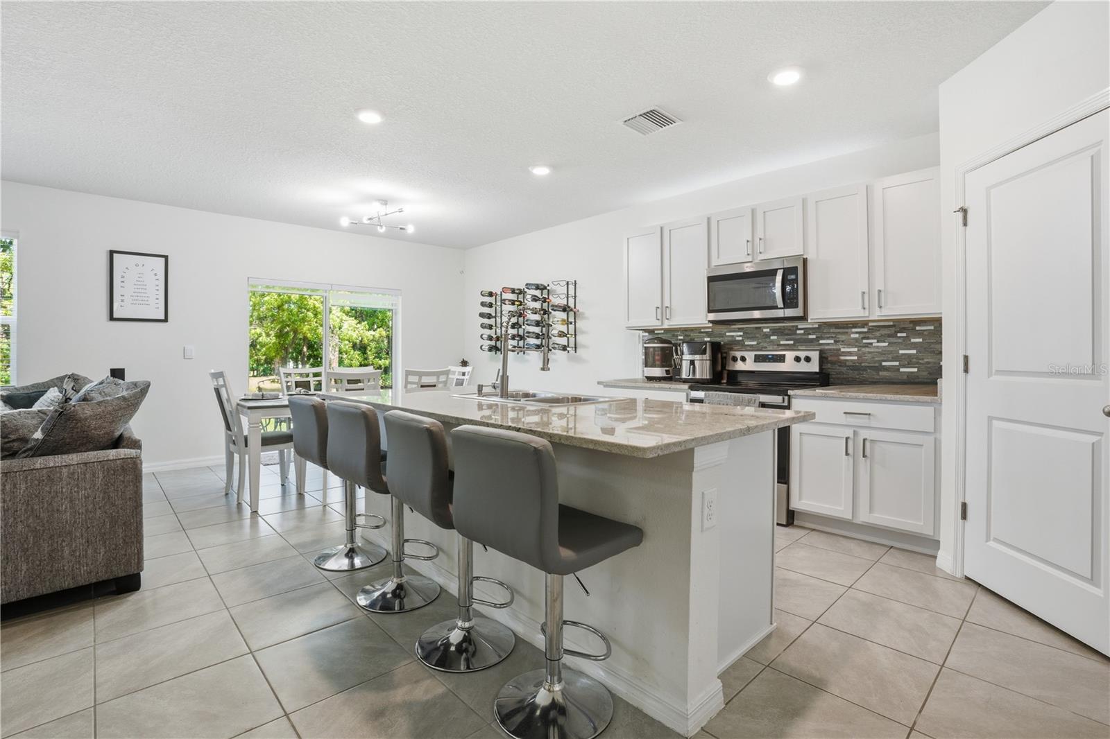 Image 4 of 26 For 37 Hickory Course Circle