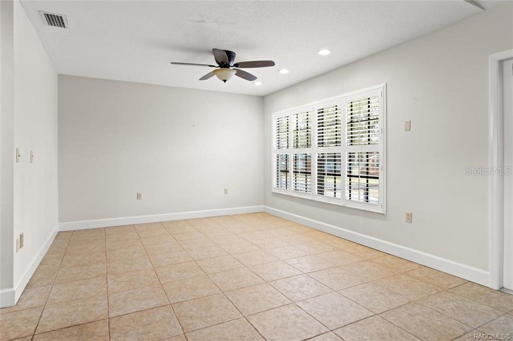 Image 14 of 31 For 8801 Cresco Lane