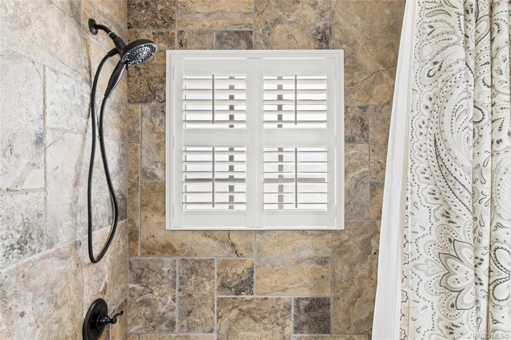 Image 18 of 31 For 8801 Cresco Lane