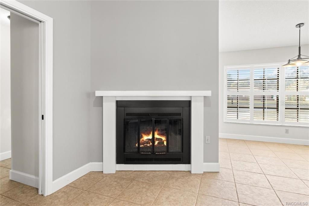 Image 4 of 31 For 8801 Cresco Lane