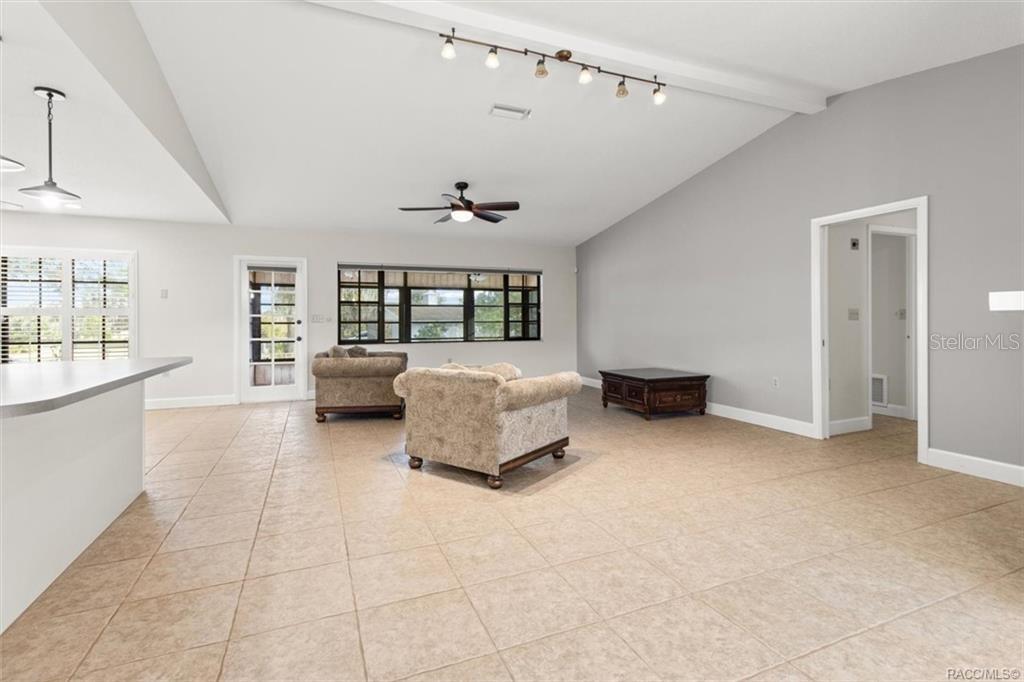 Image 5 of 31 For 8801 Cresco Lane