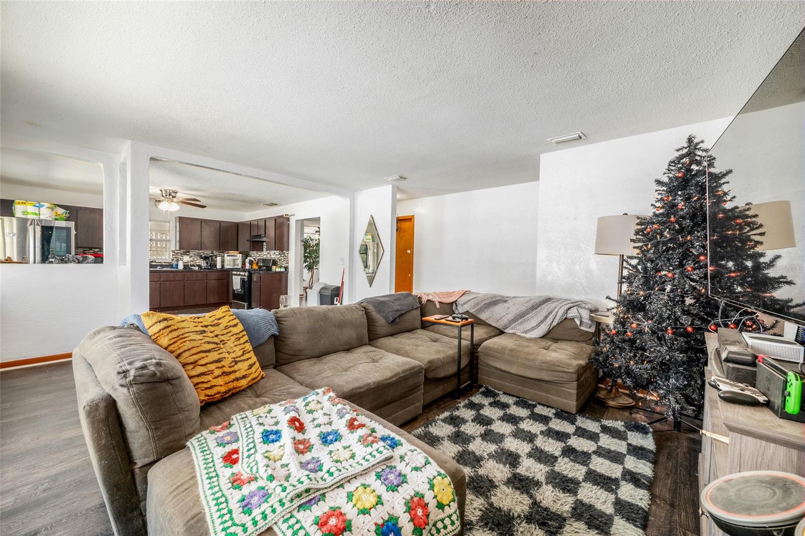 Image 12 of 64 For 3200 10th Street