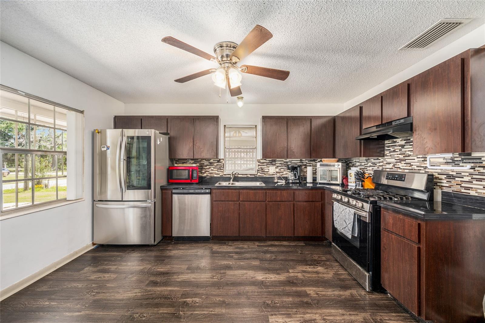 Image 13 of 64 For 3200 10th Street