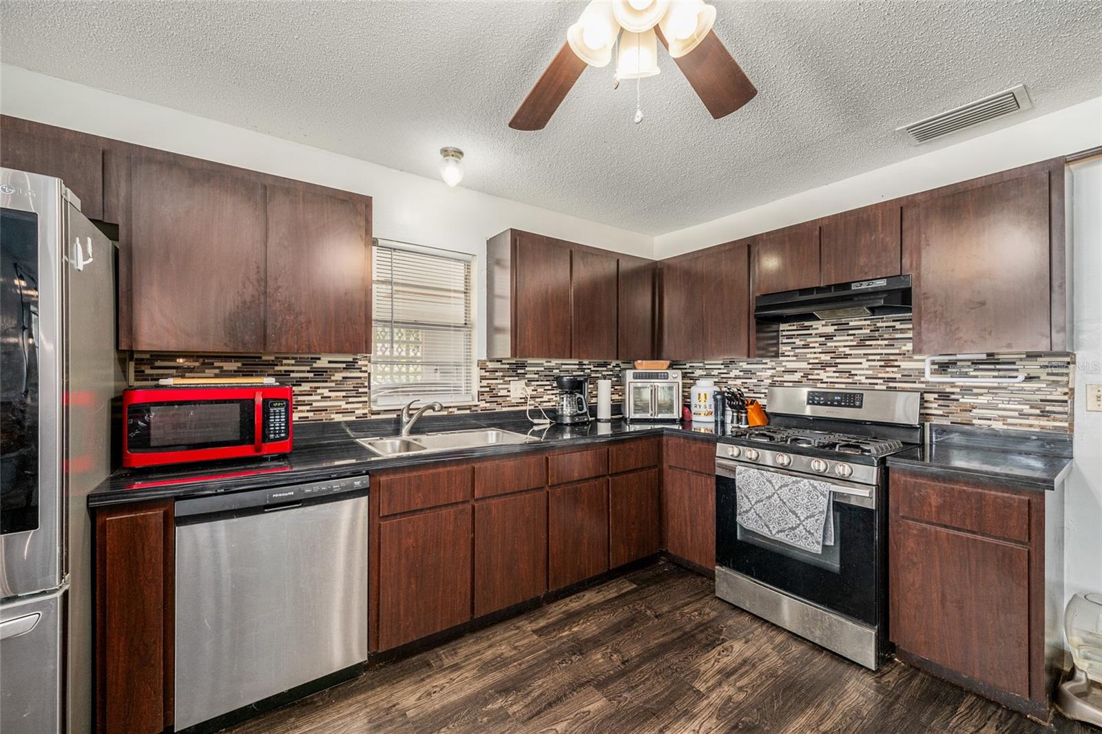 Image 14 of 64 For 3200 10th Street