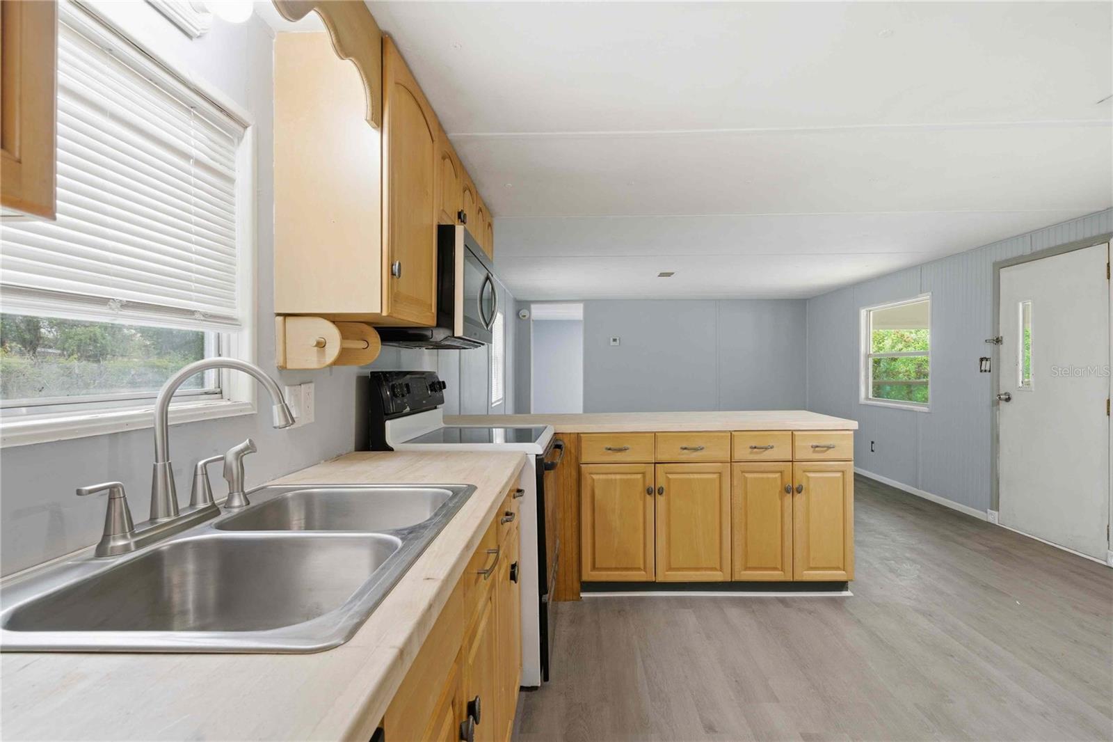 Image 14 of 33 For 5494 Oldfield Avenue