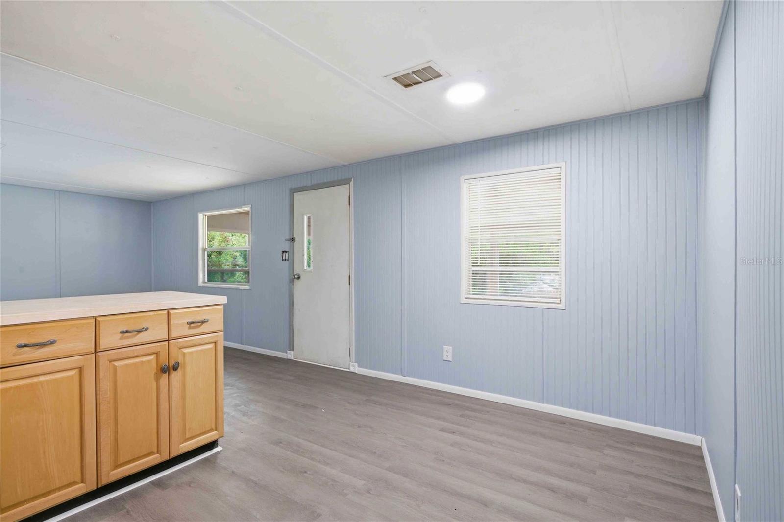 Image 15 of 33 For 5494 Oldfield Avenue