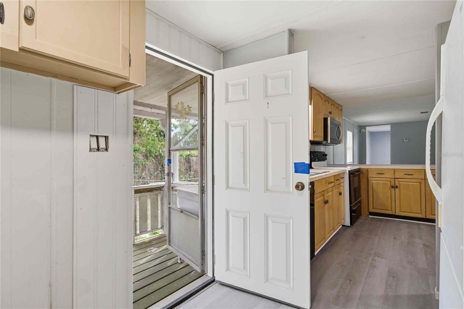 Image 16 of 33 For 5494 Oldfield Avenue