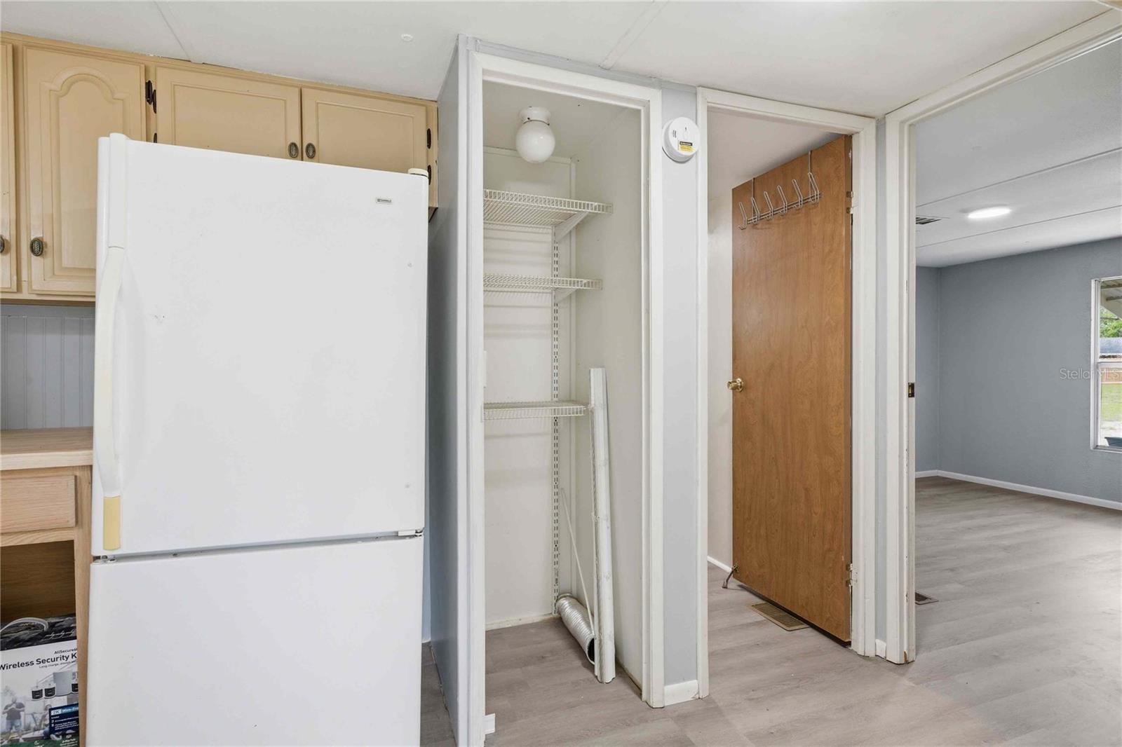 Image 18 of 33 For 5494 Oldfield Avenue