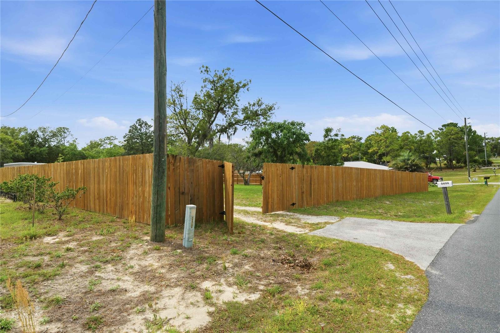 Image 27 of 33 For 5494 Oldfield Avenue