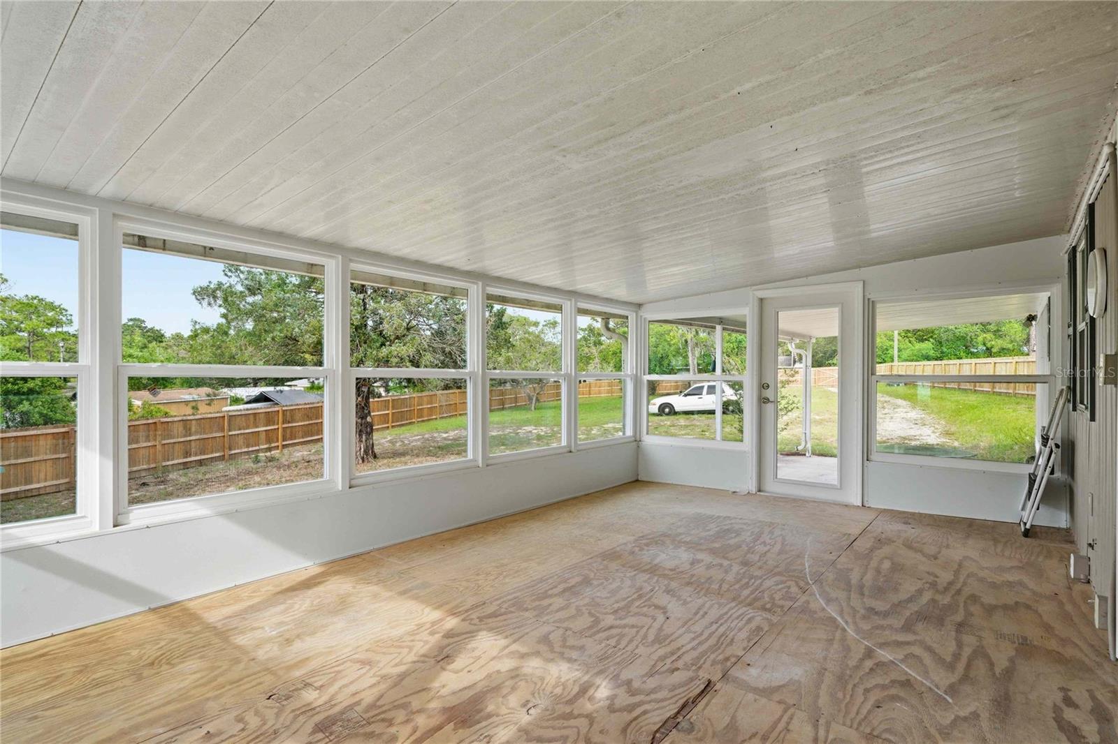 Image 6 of 33 For 5494 Oldfield Avenue