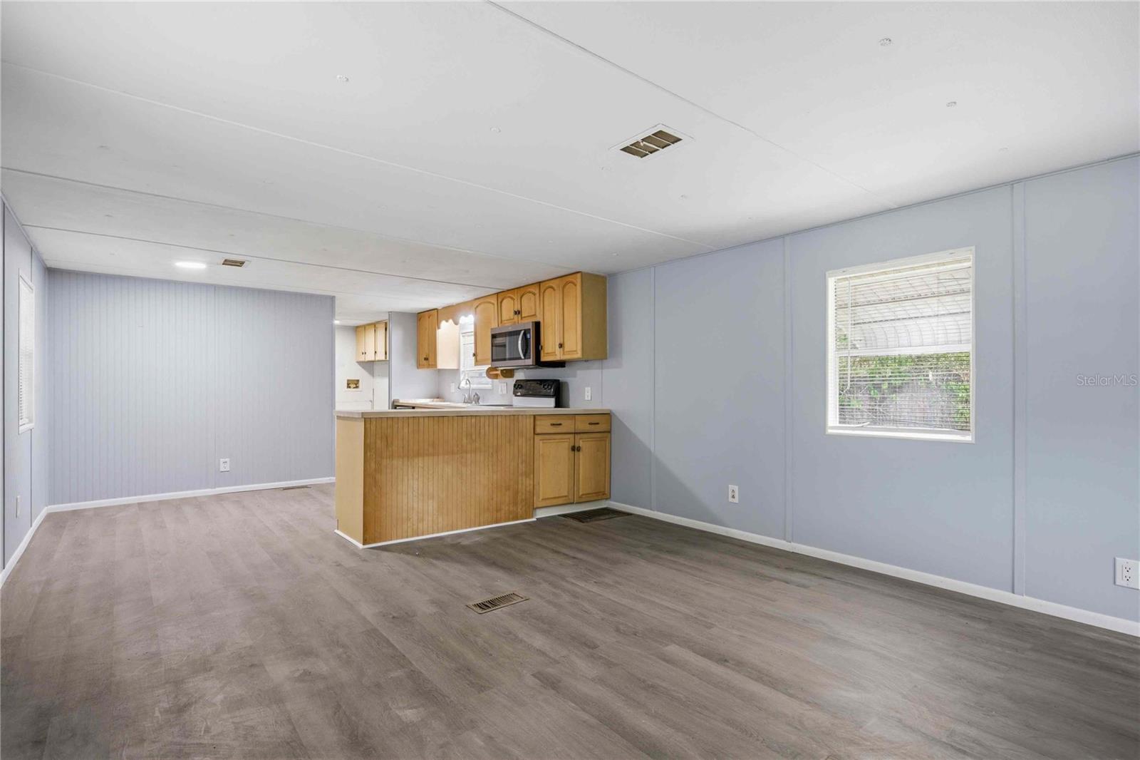 Image 7 of 33 For 5494 Oldfield Avenue